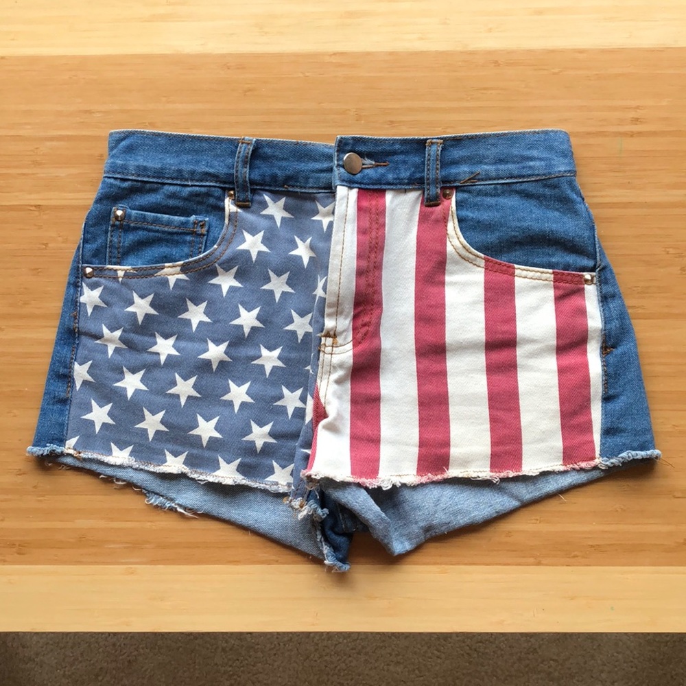 Forever 21 American Flag Shorts- Size 27 (EUC)